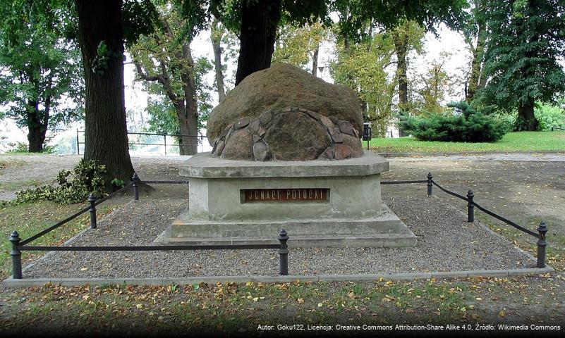 Obelisk Konstytucji 3 maja na przemyskim Wzgórzu Zamkowym